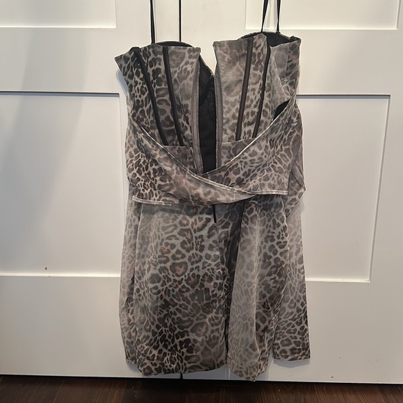 Oh Polly Long Sleeve Layered Corset Mini Dress. US 2 - Picture 8 of 8